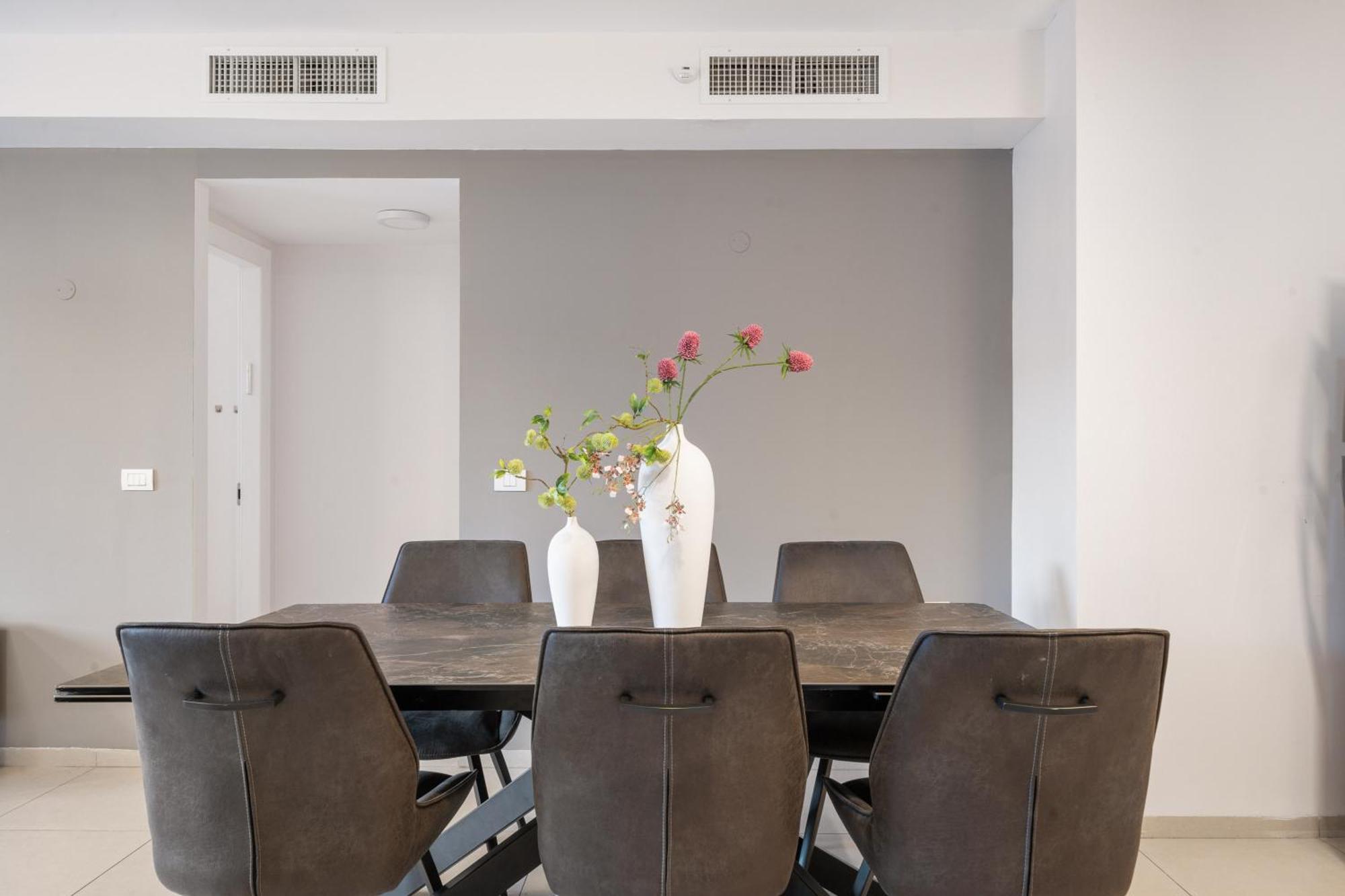 Isrentals Haneviim - Aparthotel In City Center Jerusalem Exteriör bild