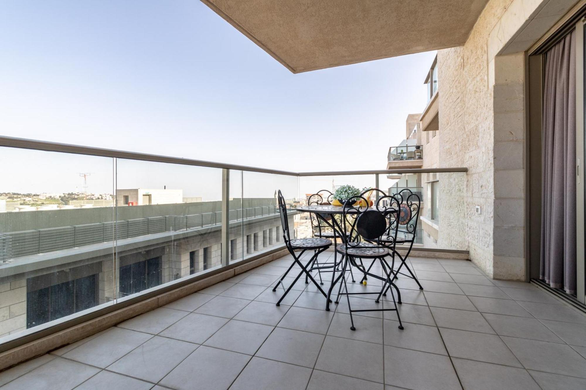Isrentals Haneviim - Aparthotel In City Center Jerusalem Exteriör bild