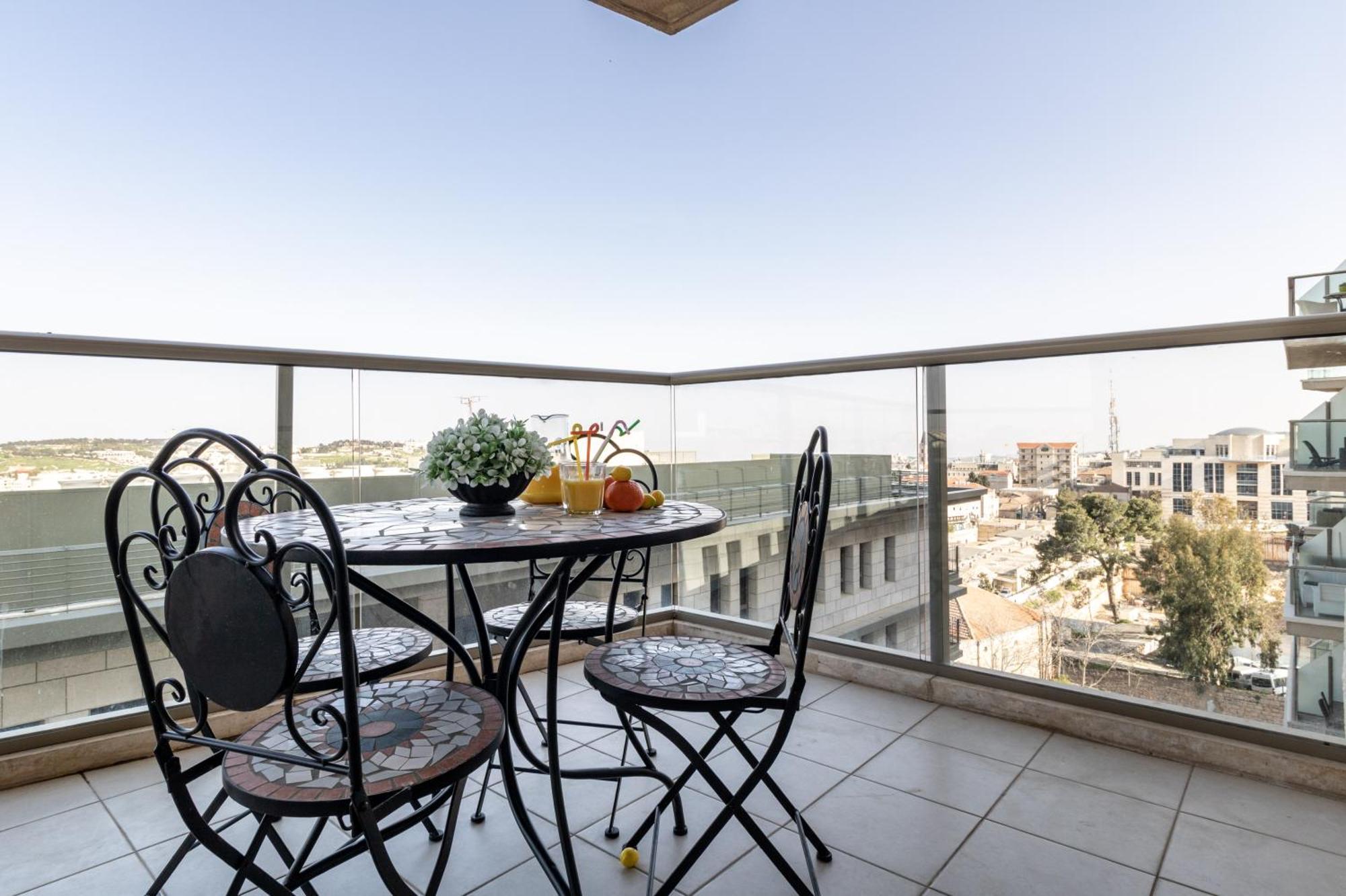 Isrentals Haneviim - Aparthotel In City Center Jerusalem Exteriör bild
