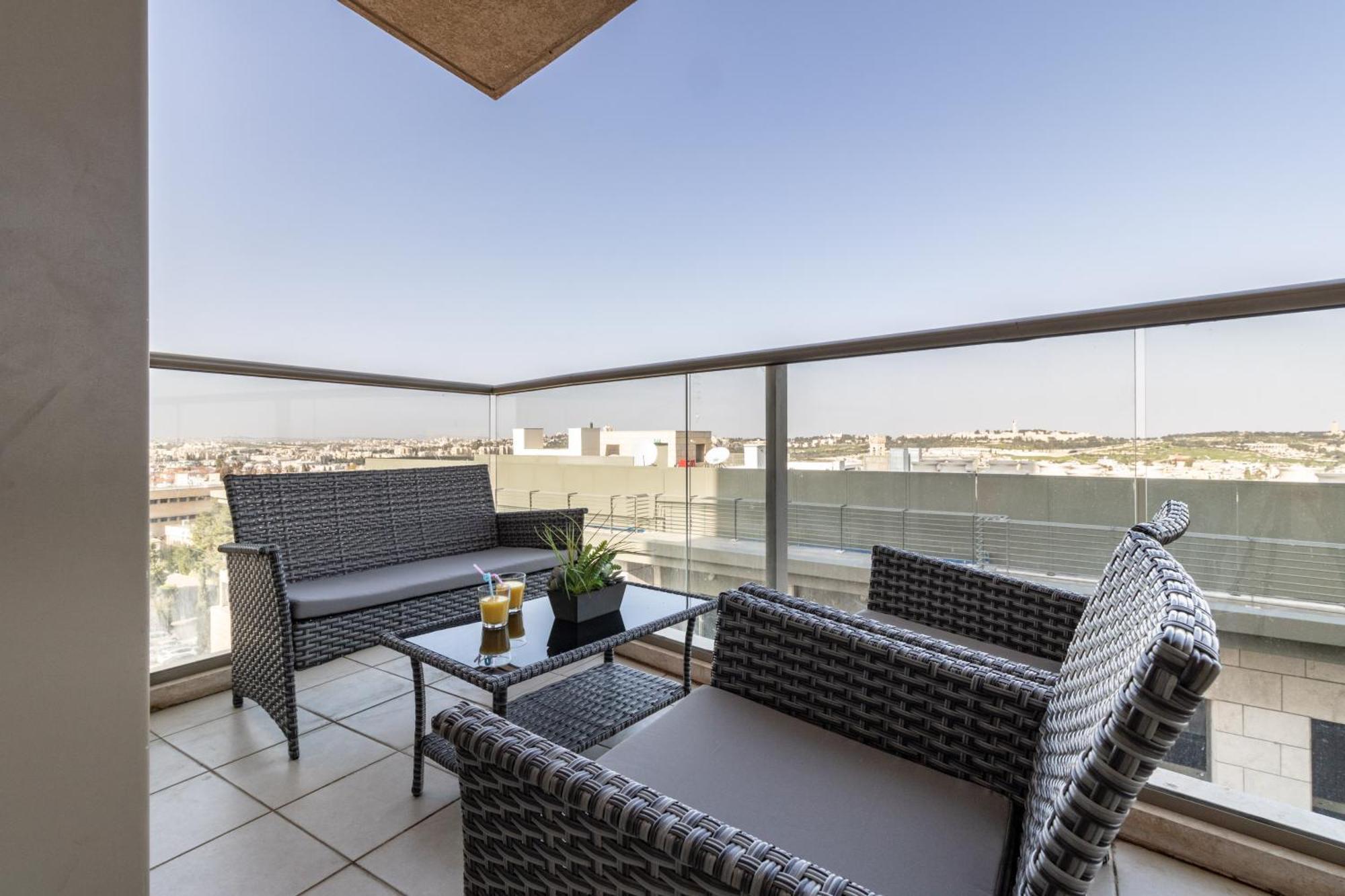 Isrentals Haneviim - Aparthotel In City Center Jerusalem Exteriör bild