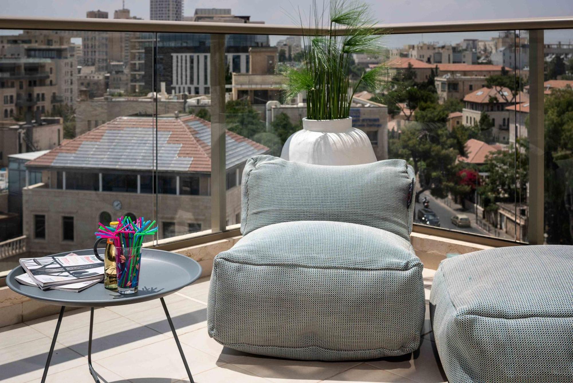 Isrentals Haneviim - Aparthotel In City Center Jerusalem Exteriör bild