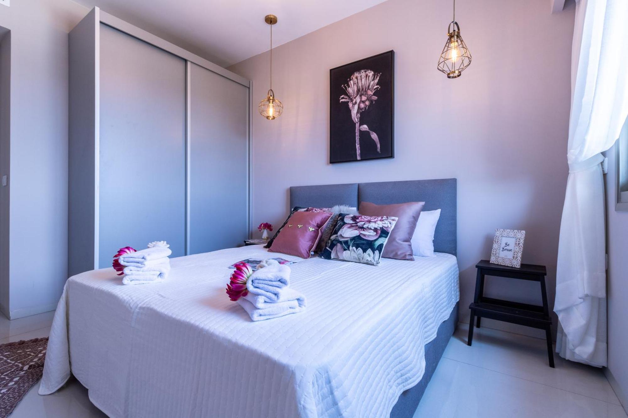 Isrentals Haneviim - Aparthotel In City Center Jerusalem Exteriör bild