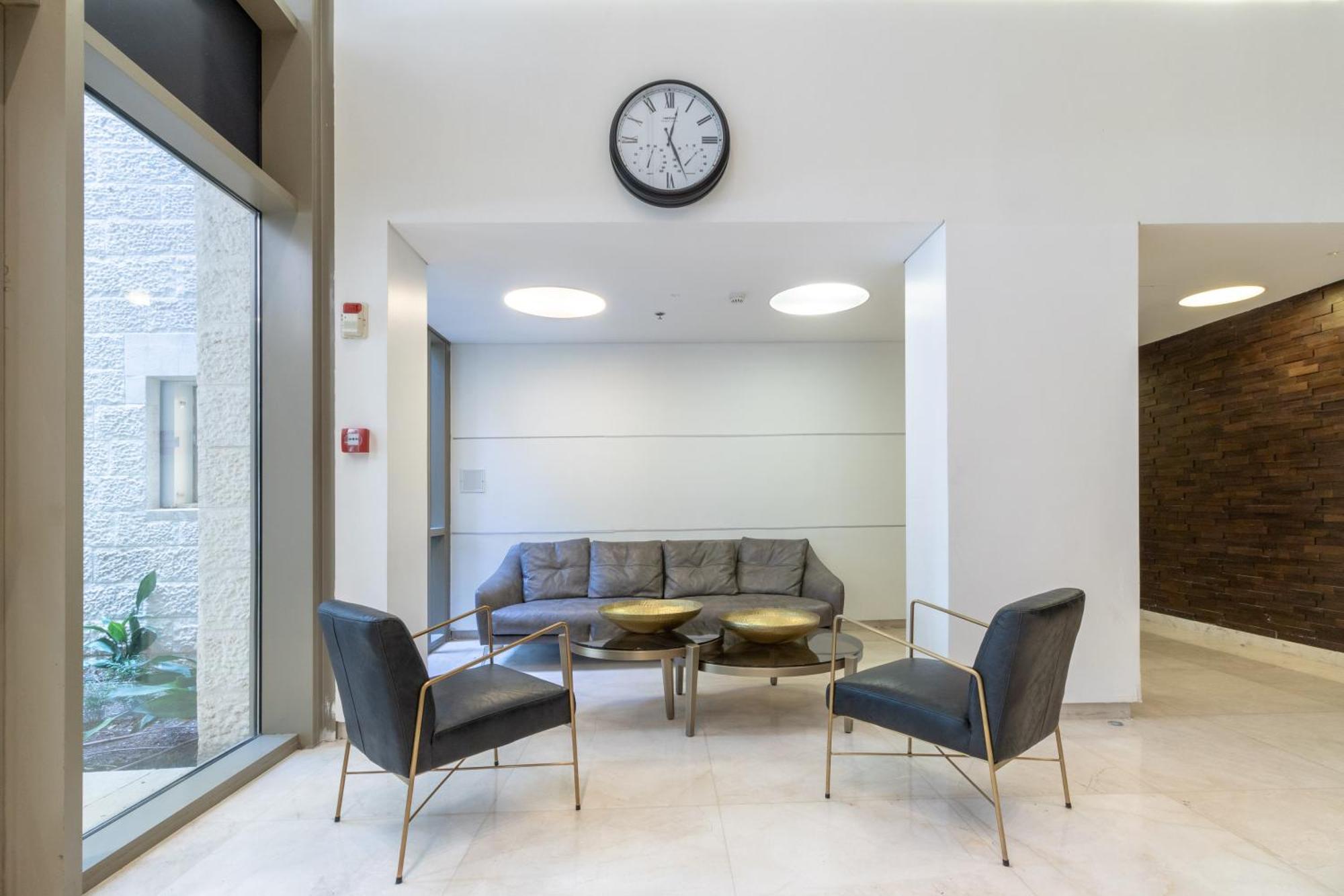 Isrentals Haneviim - Aparthotel In City Center Jerusalem Exteriör bild