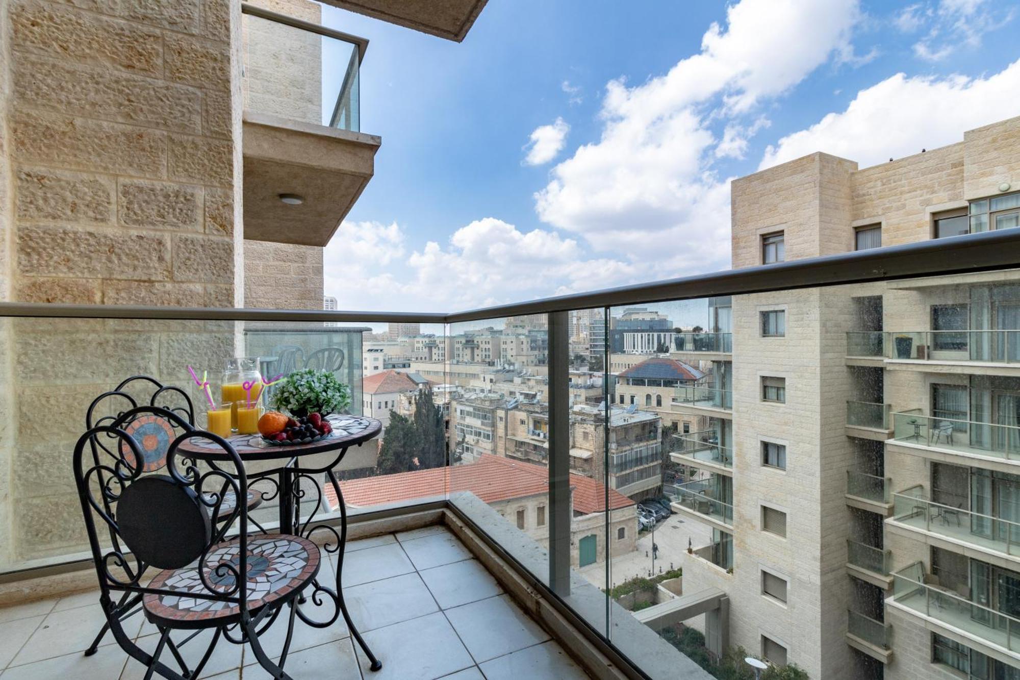Isrentals Haneviim - Aparthotel In City Center Jerusalem Exteriör bild